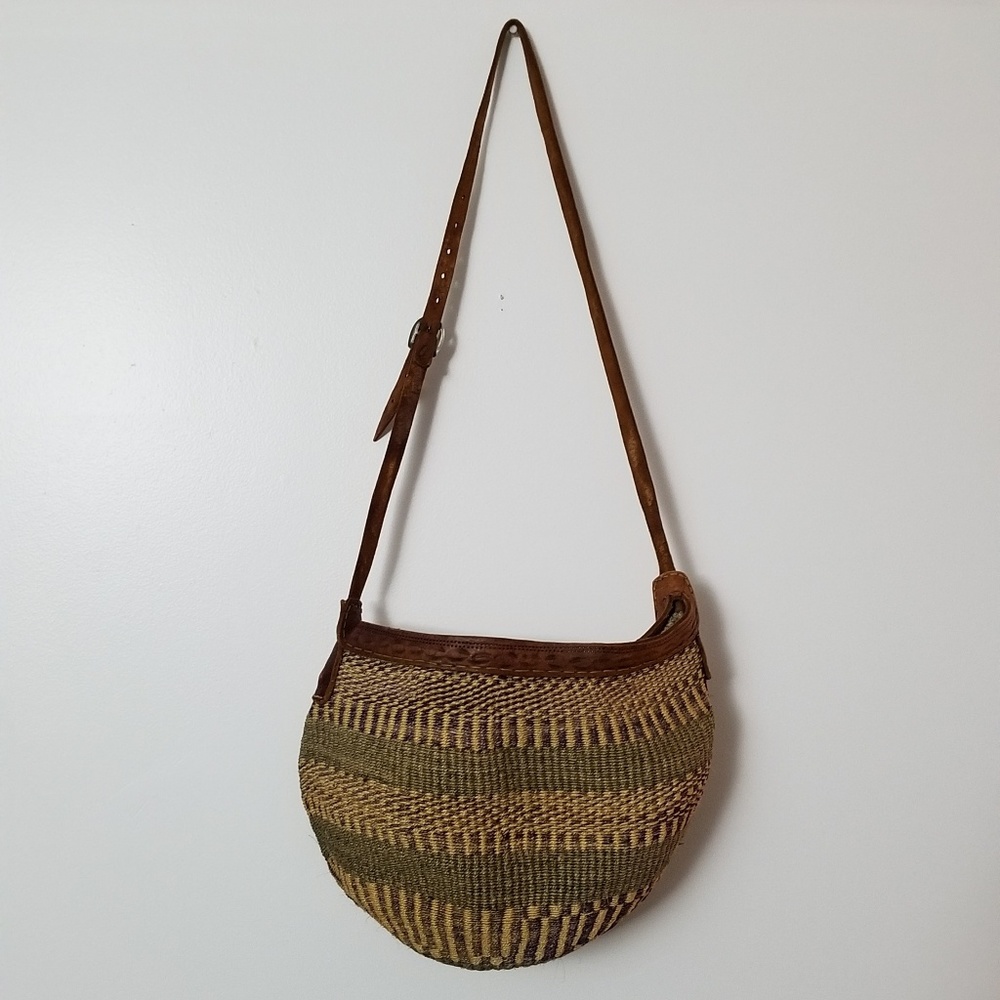 Vintage woven bucket bag for shoulder or crossbody